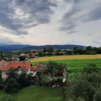 Kezdődik! Az ismerkedőst el-elmosta egy-egy zápor, de a kedvet nem rontotta. S mire nagyon kell, lesz majd napsütés is, meg van beszélve.